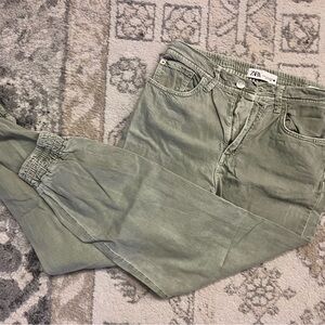 Zara Women's Olive Ankle Pants - Size XS